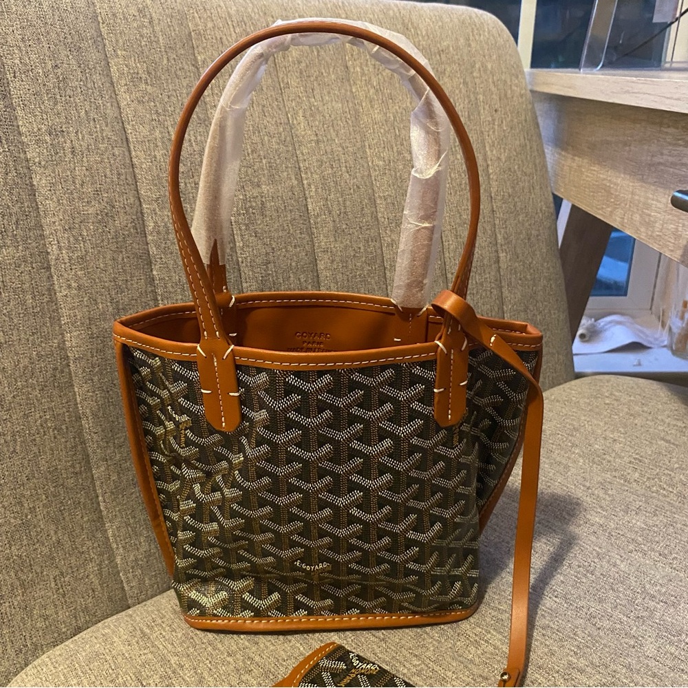 🎀🐰 NWOT Goyard Mini Anjou - Brown and Black Tote Bag